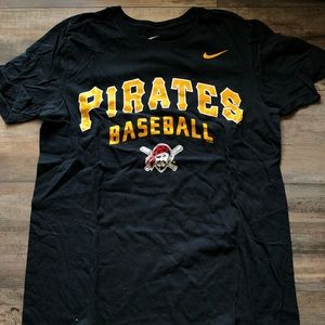 Pittsburgh Pirates Baseball T-Shirt. Size small.